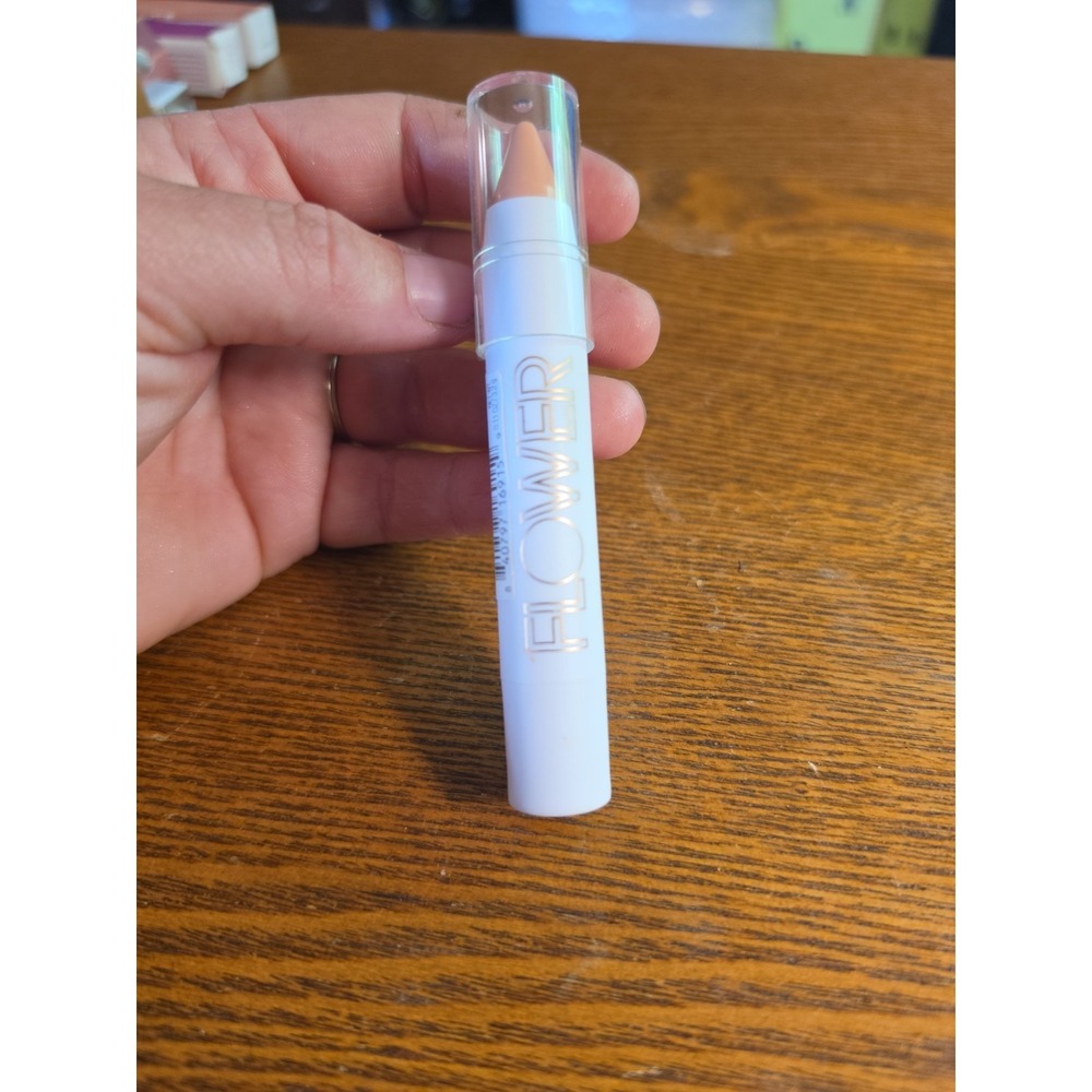 Flower Beauty Bright Eyed Under Eye Corrector – Light - New No Seal